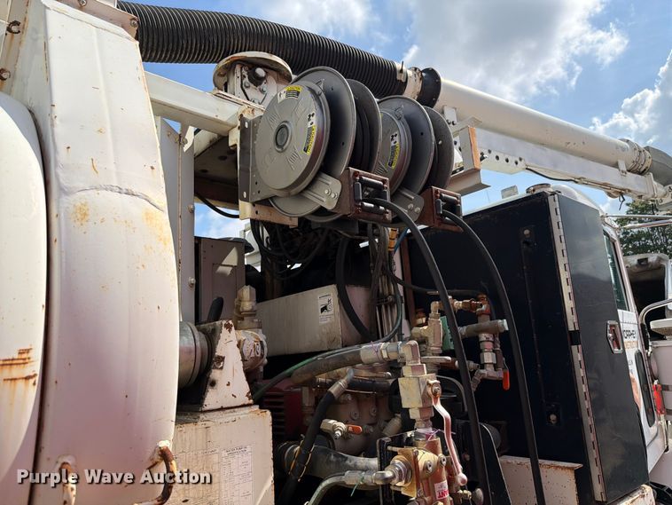 image for item FK4054 2007 Peterbilt 357 sewer jetter truck