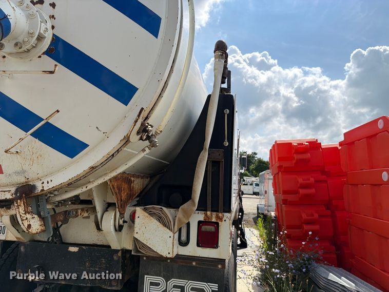 image for item FK4054 2007 Peterbilt 357 sewer jetter truck