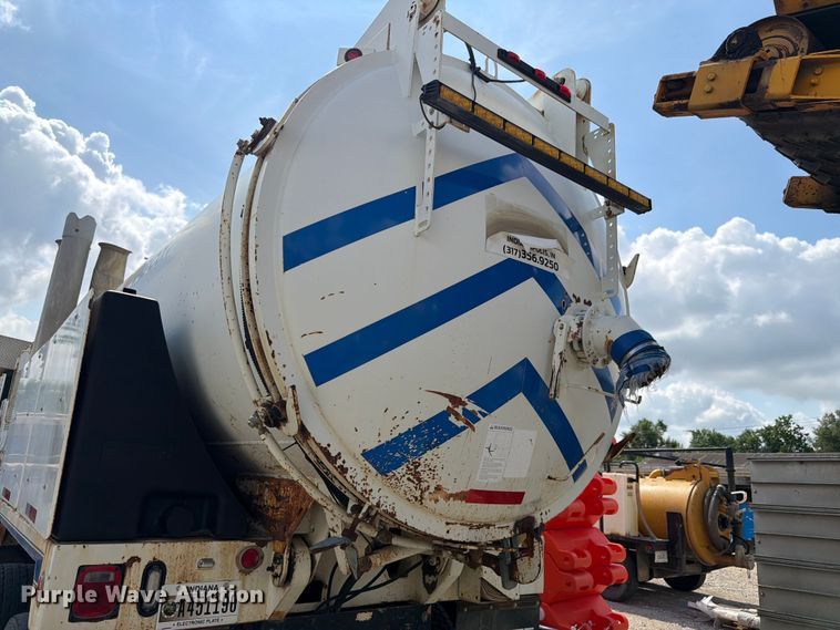 image for item FK4054 2007 Peterbilt 357 sewer jetter truck