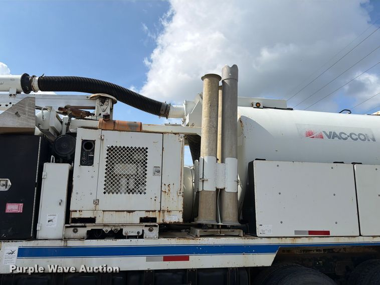 image for item FK4054 2007 Peterbilt 357 sewer jetter truck