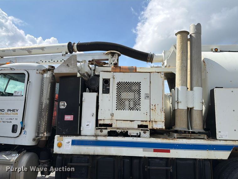 image for item FK4054 2007 Peterbilt 357 sewer jetter truck