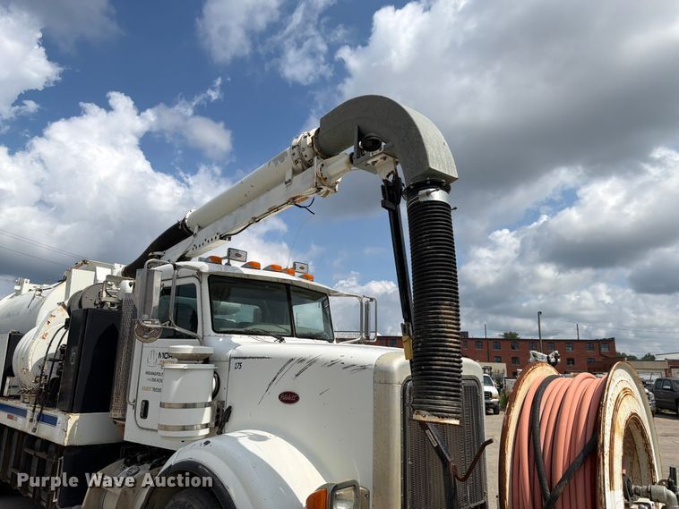 image for item FK4054 2007 Peterbilt 357 sewer jetter truck