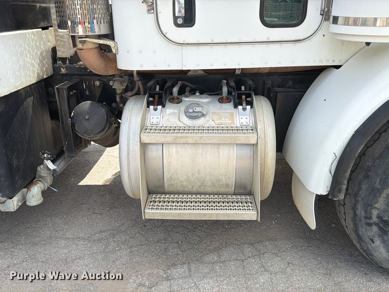 image for item FK4054 2007 Peterbilt 357 sewer jetter truck