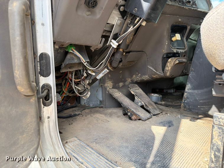 image for item FK4054 2007 Peterbilt 357 sewer jetter truck