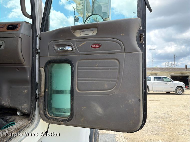 image for item FK4054 2007 Peterbilt 357 sewer jetter truck