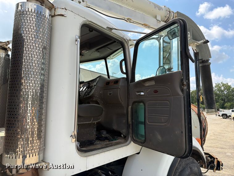 image for item FK4054 2007 Peterbilt 357 sewer jetter truck