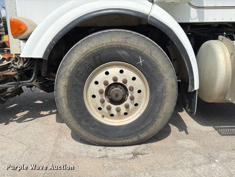 image for item FK4054 2007 Peterbilt 357 sewer jetter truck
