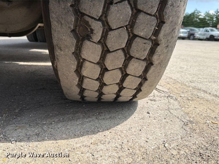 image for item FK4054 2007 Peterbilt 357 sewer jetter truck