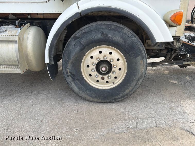 image for item FK4054 2007 Peterbilt 357 sewer jetter truck