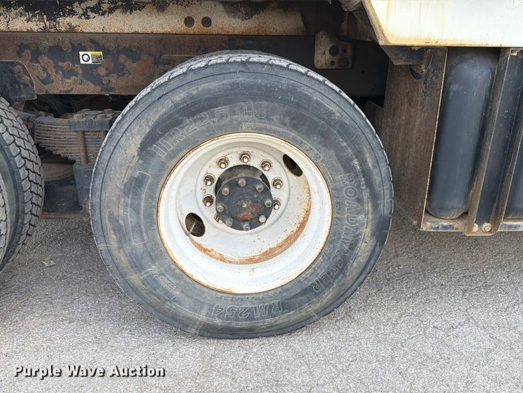 image for item FK4054 2007 Peterbilt 357 sewer jetter truck