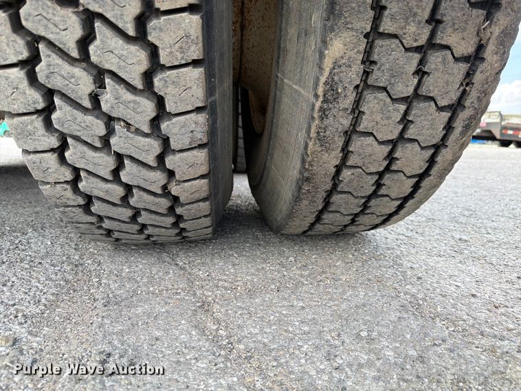 image for item FK4054 2007 Peterbilt 357 sewer jetter truck