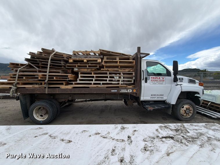 image for item FK4502 2007 GMC C5500 dump flatbed truck