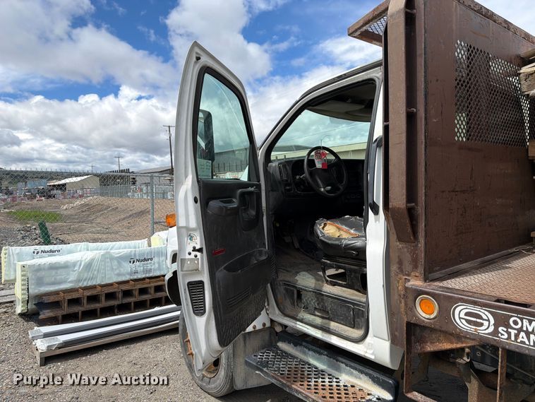 image for item FK4502 2007 GMC C5500 dump flatbed truck