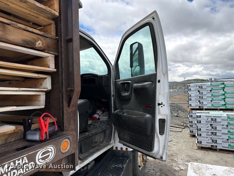 image for item FK4502 2007 GMC C5500 dump flatbed truck