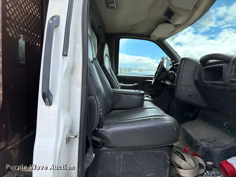 image for item FK4502 2007 GMC C5500 dump flatbed truck