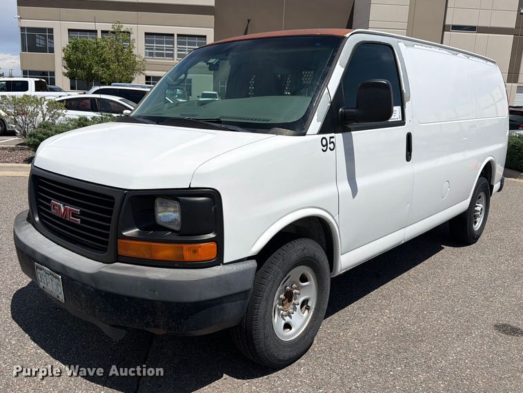 2009 GMC Savana G2500 van