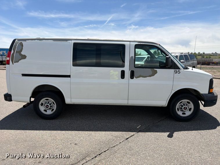 image for item FM7535 2009 GMC Savana G2500 van