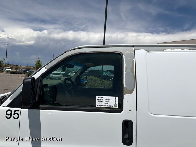 image for item FM7535 2009 GMC Savana G2500 van