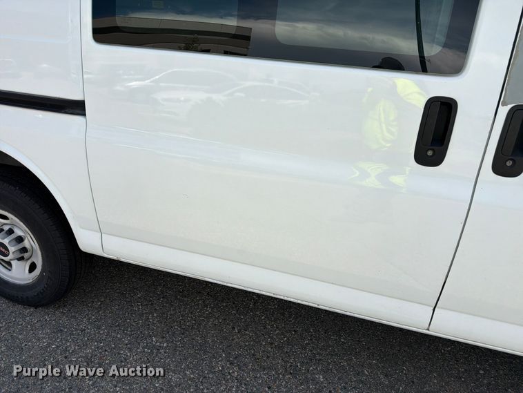 image for item FM7535 2009 GMC Savana G2500 van