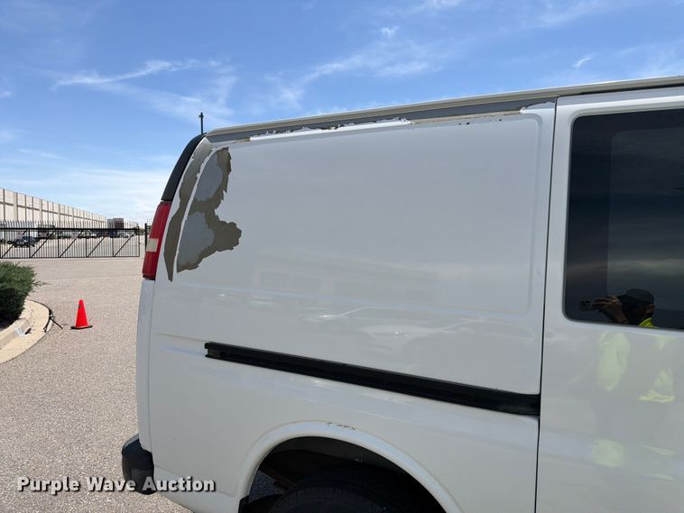 image for item FM7535 2009 GMC Savana G2500 van