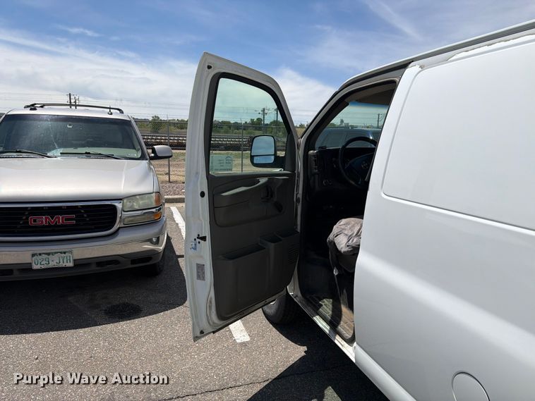 image for item FM7535 2009 GMC Savana G2500 van