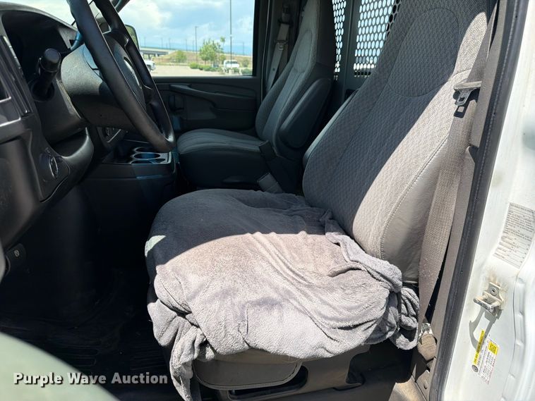 image for item FM7535 2009 GMC Savana G2500 van