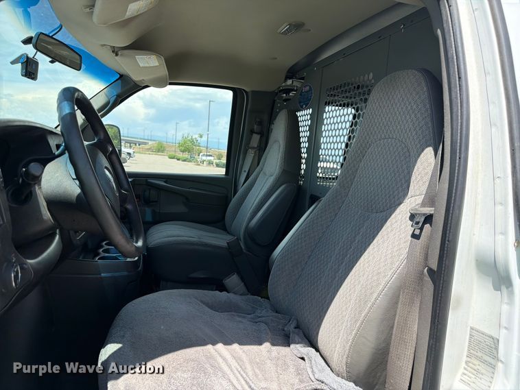 image for item FM7535 2009 GMC Savana G2500 van