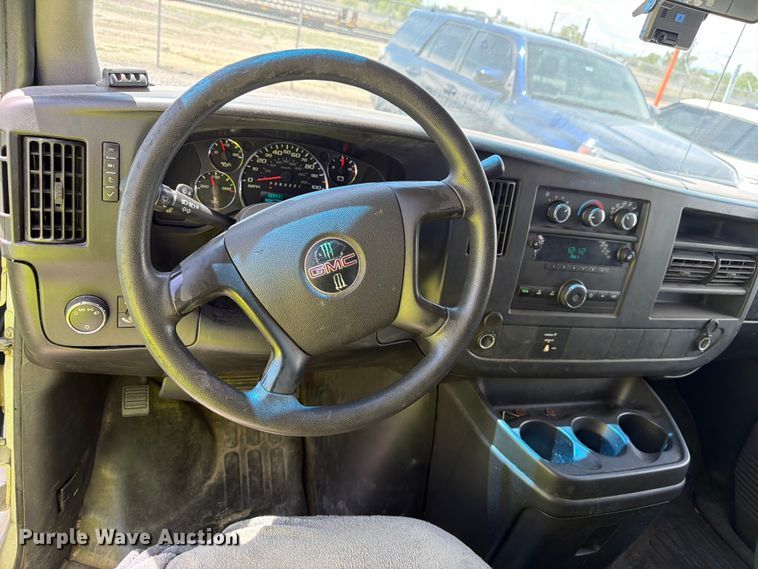 image for item FM7535 2009 GMC Savana G2500 van