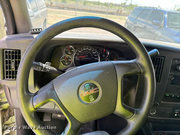 image for item FM7535 2009 GMC Savana G2500 van