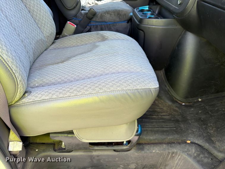 image for item FM7535 2009 GMC Savana G2500 van