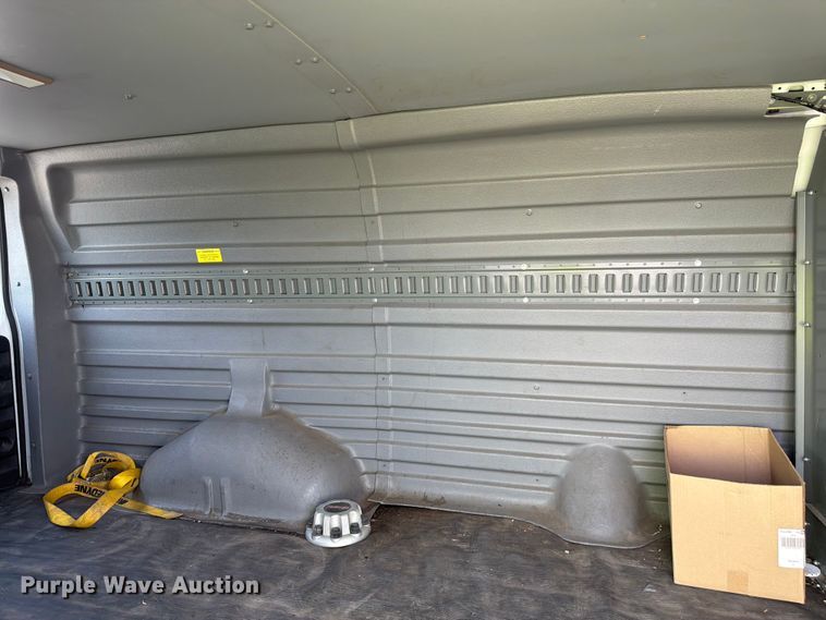 image for item FM7535 2009 GMC Savana G2500 van