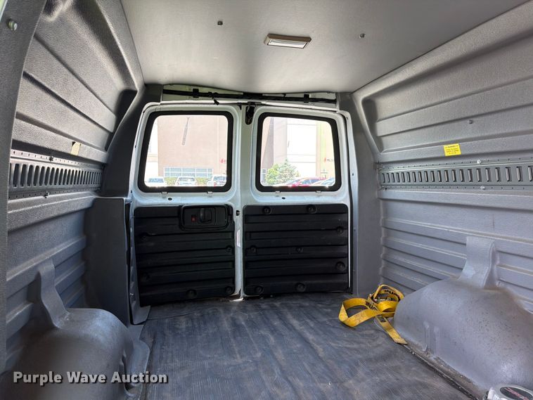 image for item FM7535 2009 GMC Savana G2500 van