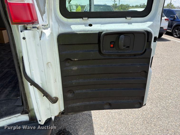 image for item FM7535 2009 GMC Savana G2500 van