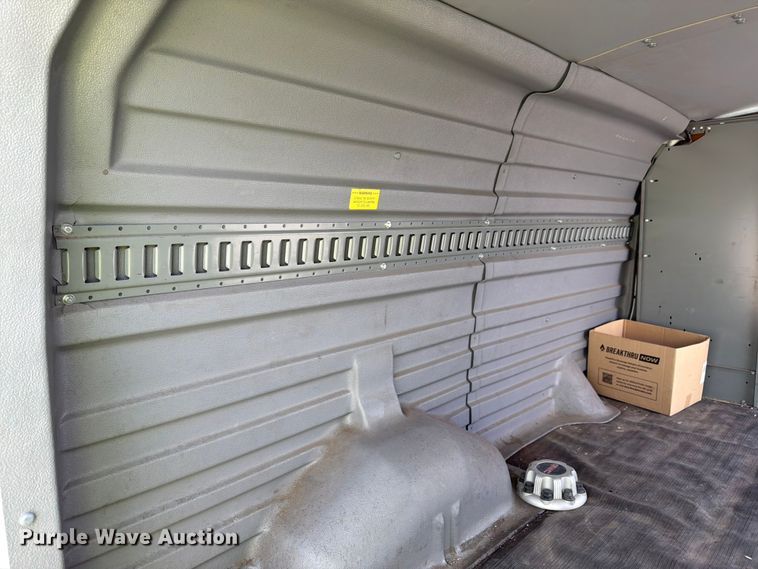 image for item FM7535 2009 GMC Savana G2500 van