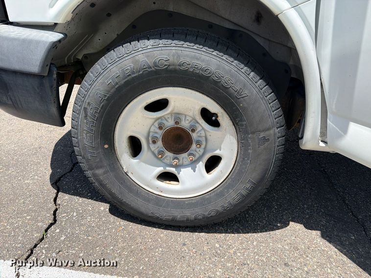 image for item FM7535 2009 GMC Savana G2500 van