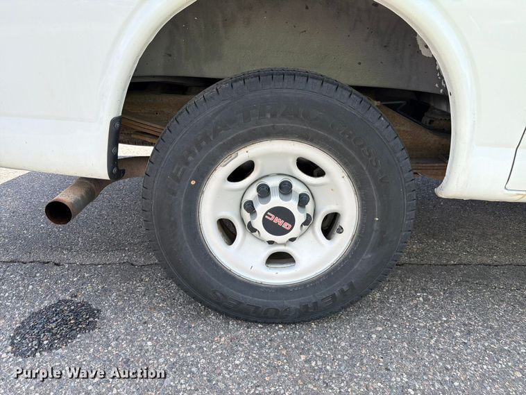image for item FM7535 2009 GMC Savana G2500 van