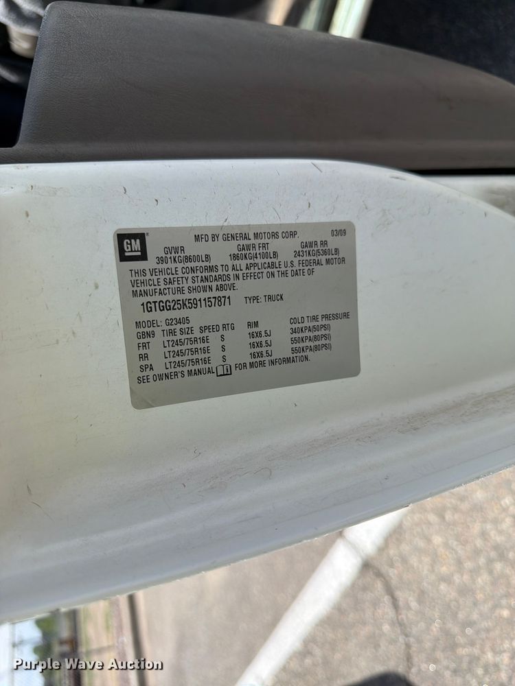image for item FM7535 2009 GMC Savana G2500 van