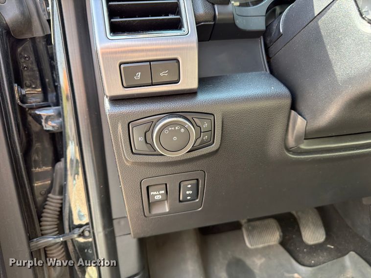 image for item FM7554 2018 Ford Expedition SUV