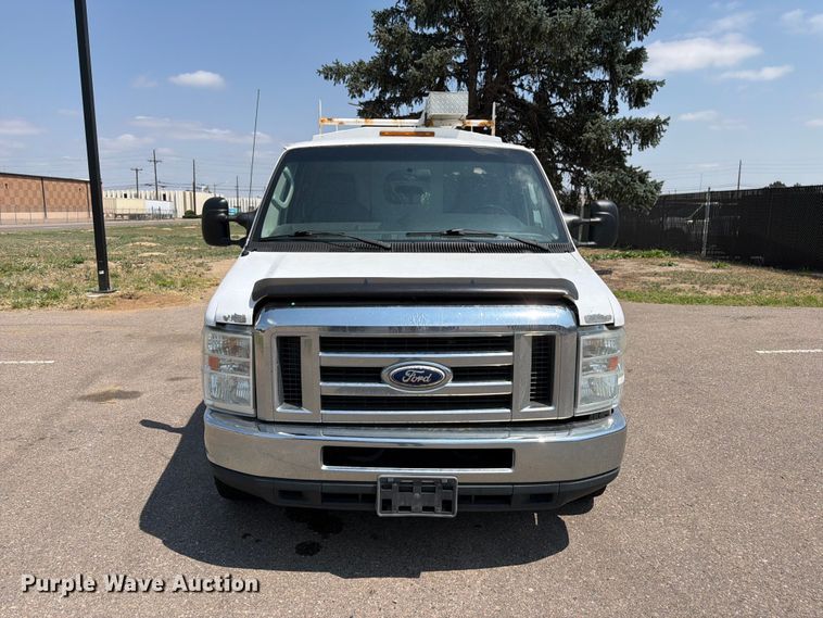 image for item FM7555 2016 Ford E350 Super Duty utility van