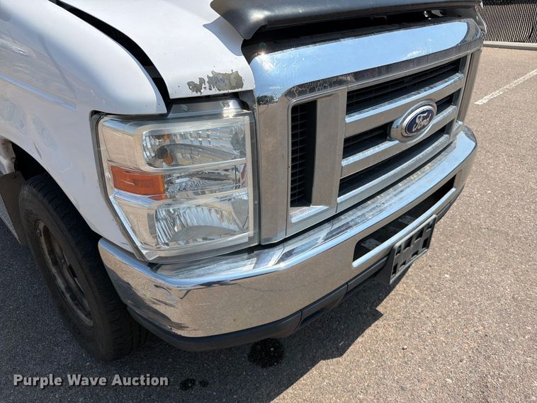 image for item FM7555 2016 Ford E350 Super Duty utility van