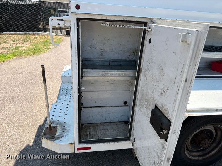 image for item FM7555 2016 Ford E350 Super Duty utility van