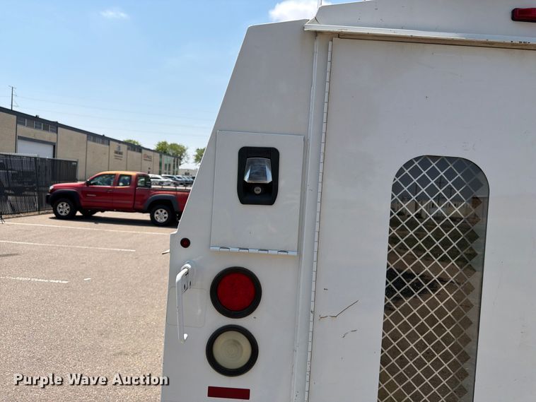 image for item FM7555 2016 Ford E350 Super Duty utility van