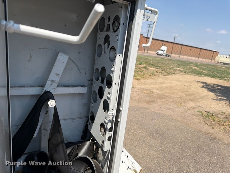image for item FM7555 2016 Ford E350 Super Duty utility van