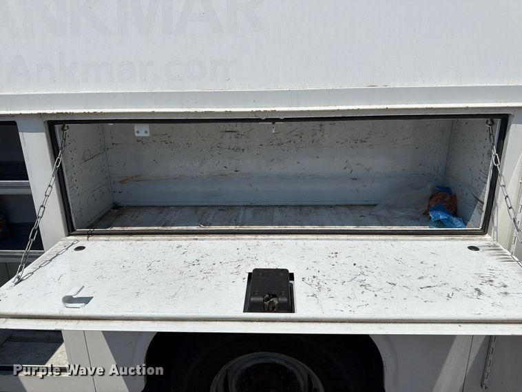 image for item FM7555 2016 Ford E350 Super Duty utility van