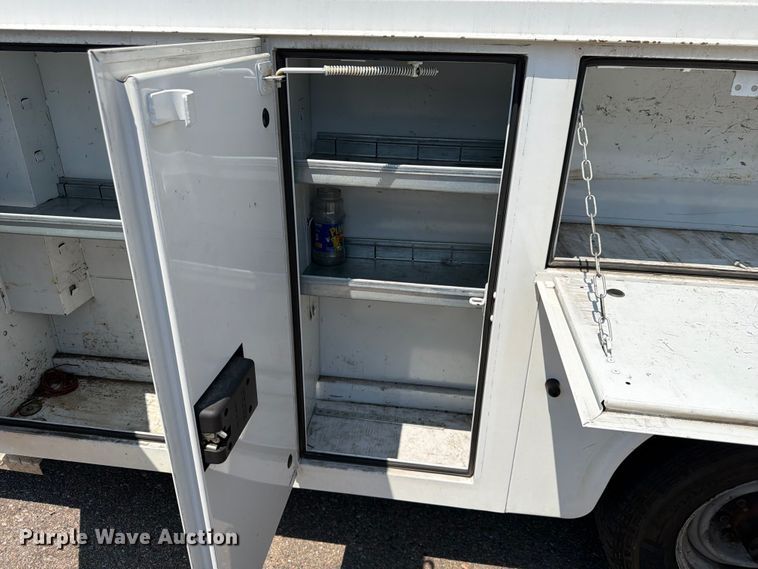 image for item FM7555 2016 Ford E350 Super Duty utility van