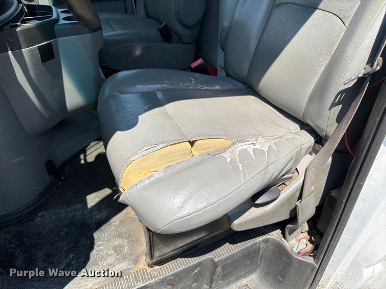 image for item FM7555 2016 Ford E350 Super Duty utility van