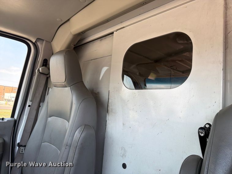 image for item FM7555 2016 Ford E350 Super Duty utility van
