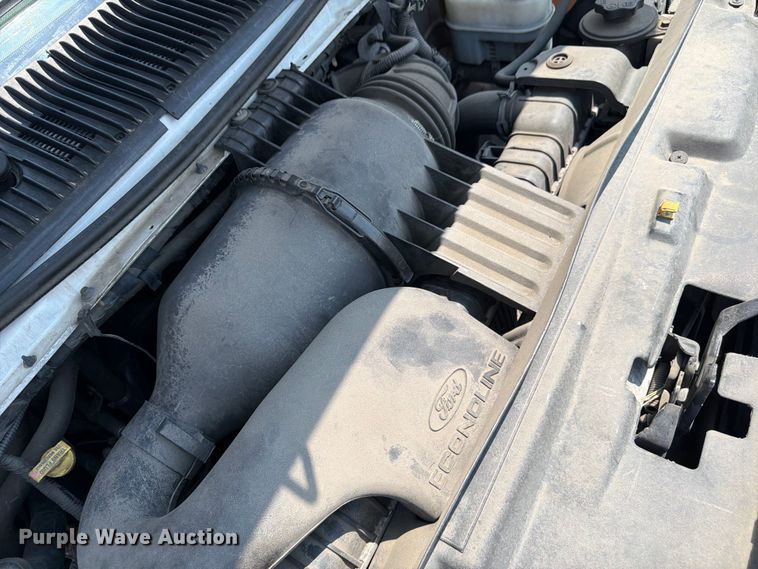 image for item FM7555 2016 Ford E350 Super Duty utility van