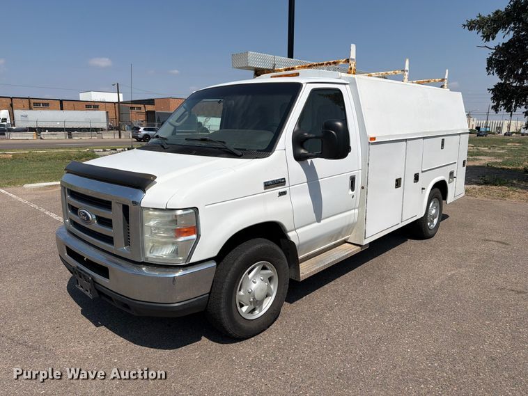 image for item FM7556 2014 Ford E350 Super Duty utility van