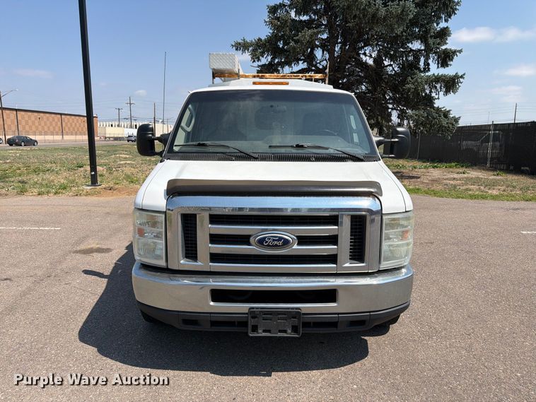 image for item FM7556 2014 Ford E350 Super Duty utility van